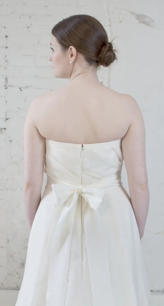 Amsale 'Harlow' Ivory Organza Gown